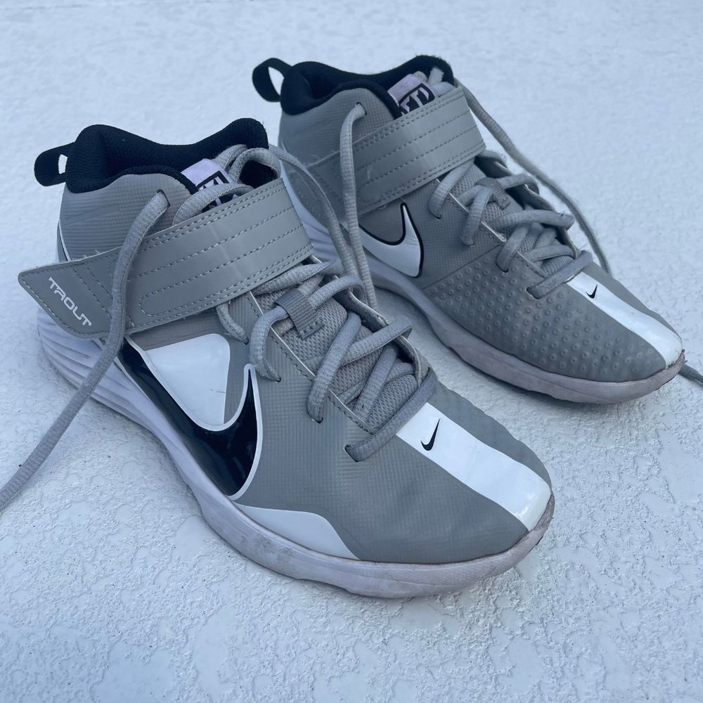 Boys Nike Force Trout 7 Turf